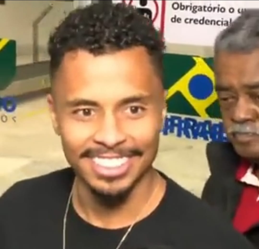 ALLAN CHEGA AO RIO DE JANEIRO PARA SE APRESENTAR AO FLAMENGO